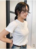 前髪パーマ グレージュ ニュアンスパーマ　センターパート