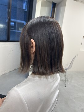 ピノ(pino.) 切りっぱなしボブ地毛風カラーニュアンスカラーアッシュカラー