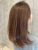 プラスシー(+C)&nbsp;白髪をぼかすハイライトでグレージュに！福岡脱白髪染め