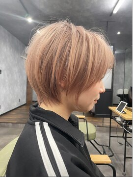 タイ(～tie.) 美人シルエットショート