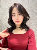 ミディアムレイヤー ハッシュカット グレージュカラー