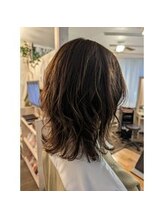 【骨格補正を意識した「似合わせカット」。年齢とともに変化する顔周りのラインを美しく補正】