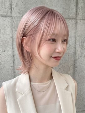 アロン(ALLON) 丸みショートレイヤー×ピンクベージュカラー