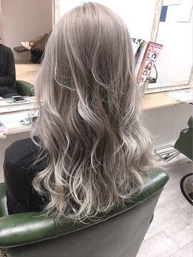 アンベリール(Embellir) ブリーチ 縮毛矯正