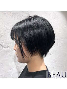 ボウ(BEAU) 個性をしっかり出せる暗髪ブルーブラック×前下がりショート