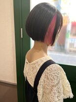 プチメゾントウキョウ(Petit Maison Tokyo)&nbsp;ピンクインナーカラー_前下がりボブ