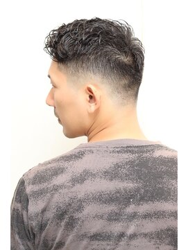 ヘアーアンドグルーミング ヨシザワインク(HAIR&GROOMING YOSHIZAWA Inc.) メンズフェードカット海外オシャレバーバースパイラルパーマ