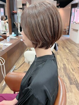 スリー(Th:ree) 大人可愛い20代30代40代丸みとくびれショート◎