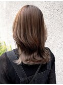 伸ばしかけ　透明感グレージュカラー