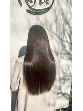 《うねり、膨らみが気になる》トリートメントは今までにない仕上がりを手に入れられます ◎