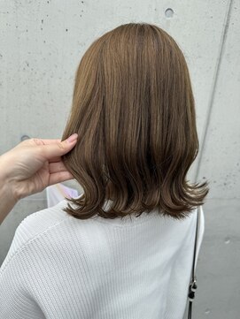 アチーブティルスマートサロン 豊川末広通店(achieve till Smart Salon) 透明感パールベージュ×小顔外ハネひし形くびれミディ20代30代