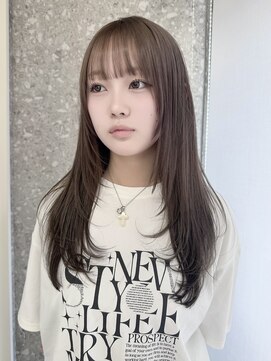 サンク 原宿 表参道(cinq) ブリーチカラーミディアムレイヤーボブミルクティーベージュ前髪