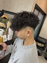 トリコ(ToricO)&nbsp;スペインカール　スパイラルパーマ　フェードカット