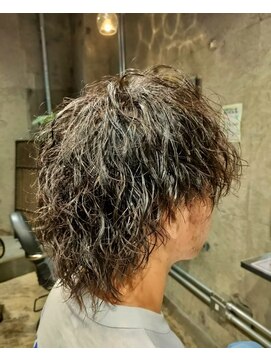 ライズ 綾瀬店(RISE) 【ウルフは何してもかっこいいPart3】ツイストスパイラルパーマ