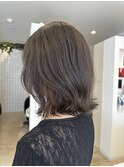 透明感グレージュ × 肩ラインボブ