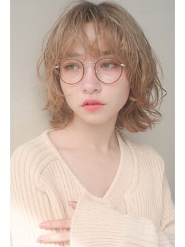 レジュアル(RESSUAL) グレージュ 大人かわいい フェザーバング マッシュショート