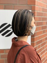 イイナヘアガレージ(117) 【117hairgarage】デザインカラー_シンプルボブ