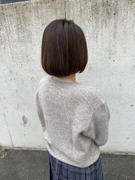 ヒーズドゥ(Hi s.deux) ナチュラルショートボブ