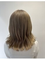 バズ(BUZZ) ホワイトブロンド!