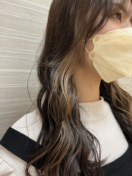 ミラ 新宿(MILA) インナーカラー×ベージュ【YU-KI】