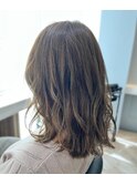 オリーブベージュ