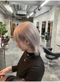 ホワイトベージュ