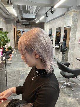 シャンプーボーイ ヒノ(SHAMPOO BOY Hino) ホワイトベージュ