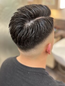 ゼロスバーバー(0's BARBER SHOP) 爽やかマットショート☆ビジネス刈り上げツーブロックブラック