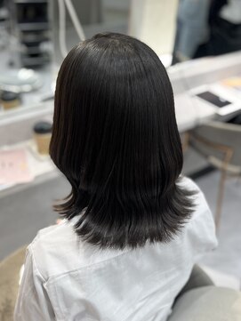 ジーナ 名駅(XENA.) 《Rena》パッっとミディアム