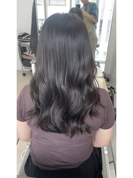 エラ(Ella) 髪質改善ブラウングレージュで艶髪
