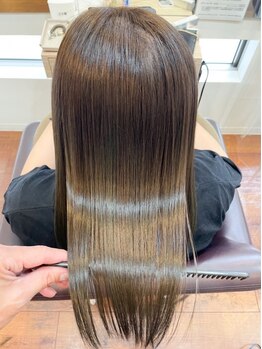 アルファヘアサロン 平尾店(alpha hair salon)の写真/気になる白髪も、しっかりカバーしたい！大人女性が多く通うサロンだから、初めてでも行きやすいと好評☆
