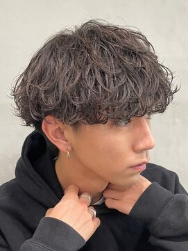 フィフス トウキョウ (fifth TOKYO) 渋谷波巻きツイストパーマメンズカットラウンドマッシュヘア