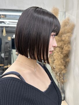 ホロ 渋谷(hollo) 【hollo渋谷】切りっぱなしボブ/艶カラー/似合わせカット/透明感