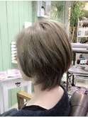 ダブルカラー・ショートレイヤーのグレージュカラー♪