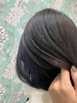 ハグヴィアン(HUG BIEN) ブルーインナーカラー