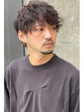 フランクスバーバー アンド ビアークラブ(FRANK'S BARBER and BEER CLUB) ツイストスパイラルパーマフェザーマッシュ