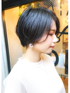 ショートオンリーサロントス(short only salon TOSS) 大人可愛いふっくら黒髪ショートボブ