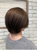マットベージュ×ショートボブ