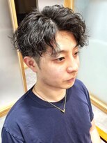 トローノ 栄(TRONO)&nbsp;【TRONO　岩田】ツーブロックセンターパートスパイラルパーマ