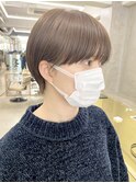 大人ショートカットミルクティベージュマッシュショート前髪あり