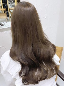 クル(k u r u) 大人上品レイヤーカット