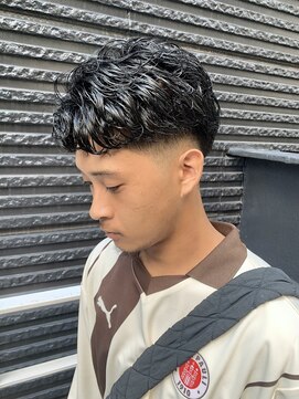 シオ ヘアー デザイン(Sio. hair design) ショートセンターパート フェード ウェーブパーマ ラルフカール