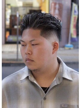 キングスマントーキョー 府中店(KINGSMAN TOKYO) アップバング / ツーブロック / スキンフェード 【府中】