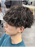 渋谷メンズハイライトカラーメッシュカラー緩めスパイラルパーマ