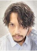 大分刈り上げセンターパート縦落ちツイストスパイラルパーマ