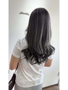 シルエット 美容室 ホワイト ハイライトカラー 八戸20代30代40代