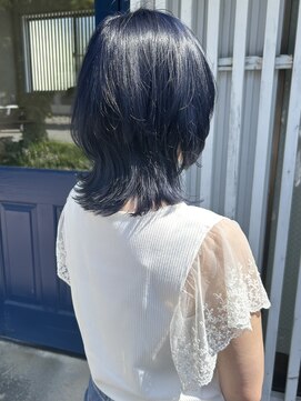 ヘアーサロン ビー(hair salon b.) ウルフ/レイヤー/ハッシュ/ダブルカラー/ブリーチ/ネイビー