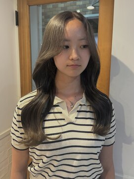 ネオリーブ チロル 横浜西口店(Neolive CiroL.) ブリーチでつくるオリーブグレージュ【横浜】