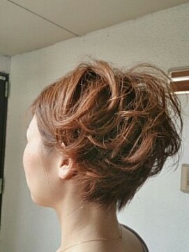 ストロボヘアー(Stro Bo hair) ショートウエーブ