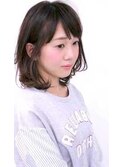 動きのある耳かけワンカールパーマボブ